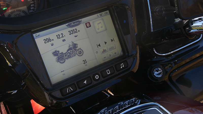 15_TouchscreenDisplay Indian Motorcycle Pursuit Limited touchscreen display