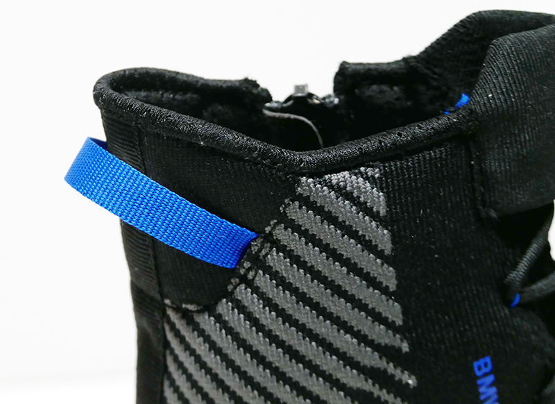 3_Knitrace pull tab BMW Knitrace sneakers pull tab