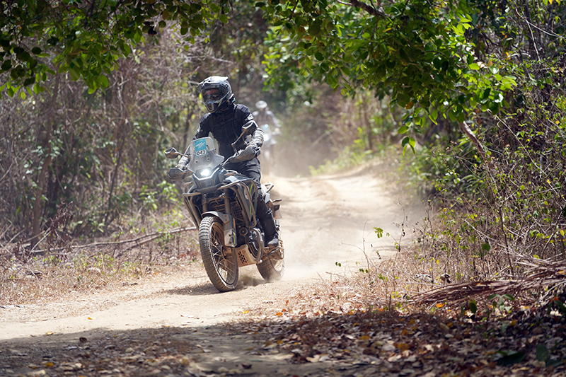 8 BIL00422-42 CFMOTO Ibex 450 dirt riding